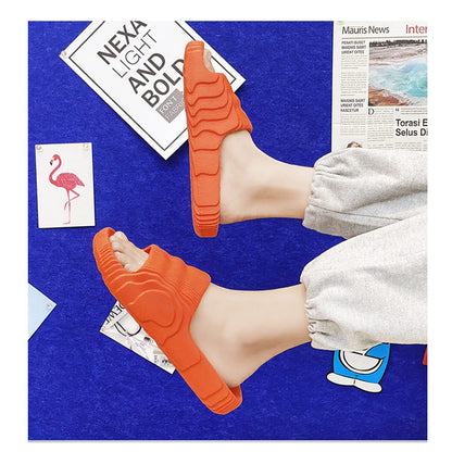 [Hot Style] New Summer Slippers, Slip-Ons for Couples, Easiest for Match Casual Non-Slip, Deodorant Home Sandals